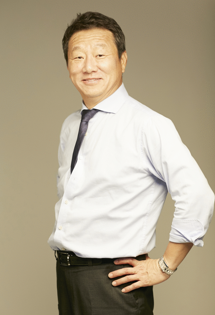 <b>최윤</b> OK금융그룹 <b>회장</b>, ‘아시아 <b>럭비</b> 어워드’서 공로상 수상