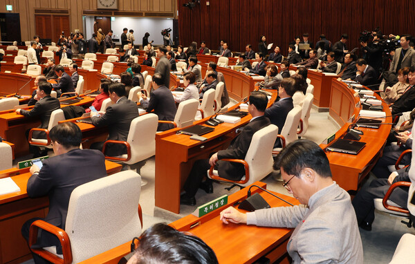 왜 짜고 나와서 밀어주나"···국힘 '<b>한동훈 비대위원장</b>' 급제동