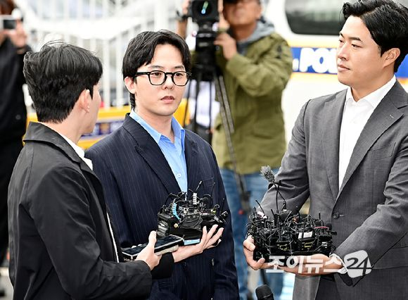 '라디오쇼' <b>박명수</b> "<b>지드래곤</b> 연예활동 재개, 형으로 기분 좋다"