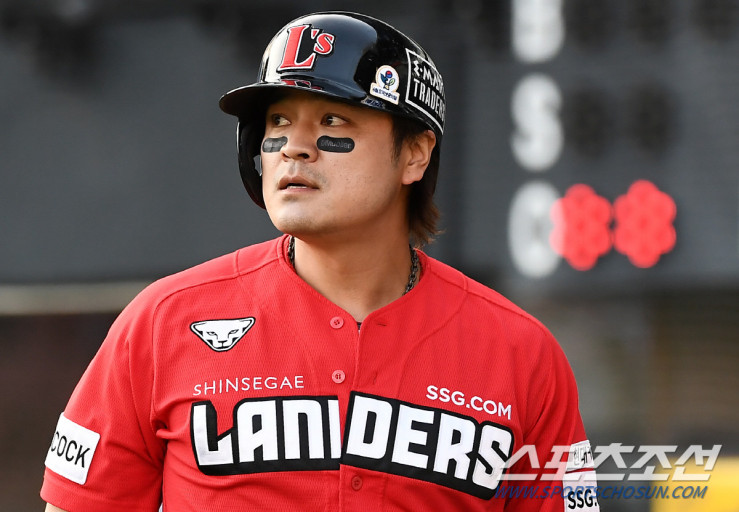  추신수 최저연봉 현역 연장! 주장 은퇴 연봉 기부 : MLB 메이저리그 기록 수상 프로필