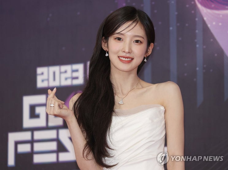 오마이걸 아린, 뮤직뱅크 글로벌 페스티벌 참가..."오랜만에 보니 더 예쁨" 오마이걸 아린, 뮤직뱅크 글로벌 페스티벌 참가..."오랜만에 보니 더 예쁨"