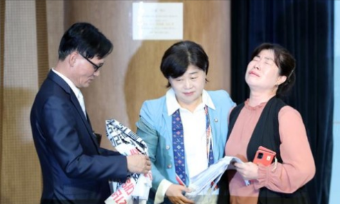 "54년 전 떠난 친모가 아들 목숨값 챙기는 게 말이 되나요" "54년 전 떠난 친모가 아들 목숨값 챙기는 게 말이 되나요"