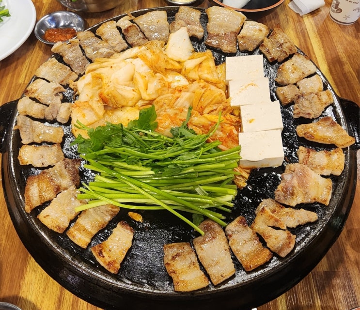  무쇠김치삼겹 군자점 - 미나리삼겹살 죽여주네ㅋㅋㅋ