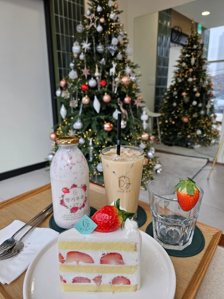  넓은 공간과 맛있는 디저트를 누릴 수 있는, 수원 장안구 대형 베이커리 카페 디아즈