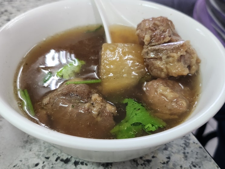  대만 여행, 현지인 아침 식사 식당 - 대만식 백반집 阿萬油飯(아완여우반), 대만식 햄버거 JSP 呷尚宝 (JSP자아상바오), 대만 일본 음 체인점 すき家 SUKIYA (수키야)