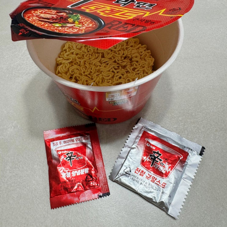  [제품 리뷰] 농심 "신라면 더레드 큰사발면" 화끈한 매운맛 컵라면 추천!!!