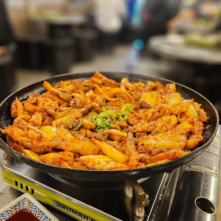  일산 라페스타 맛집 - 돼지김치구이가 맛있는 정통집 일산 라페스타점에서 저녁식사!! (feat. 껍데기 구이, 볶음밥)