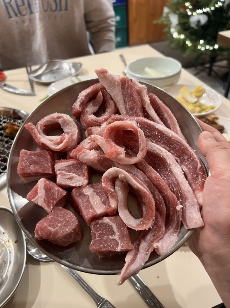 부산 동대신동맛집 돼지고기숯불구이 육즙 가득 돼신동