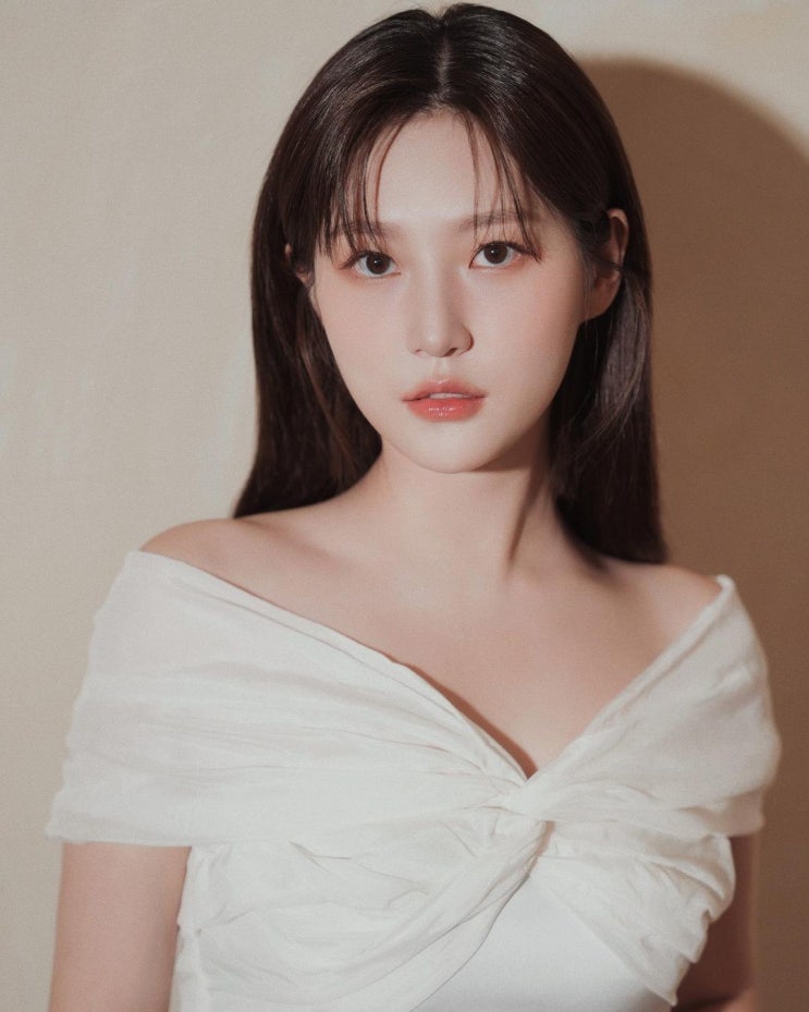 '음주운전' 김새론, 1년 7개월 만에 SNS 폭풍 업로드...활동 복귀 시동? '음주운전' 김새론, 1년 7개월 만에 SNS 폭풍 업로드...활동 복귀 시동?