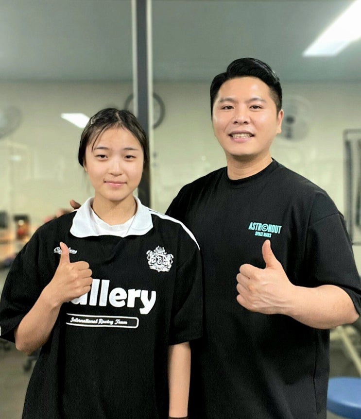 <b>최가온</b>! <b>스노보드</b> 하프파이프 월드컵 데뷔전에서 우승 !