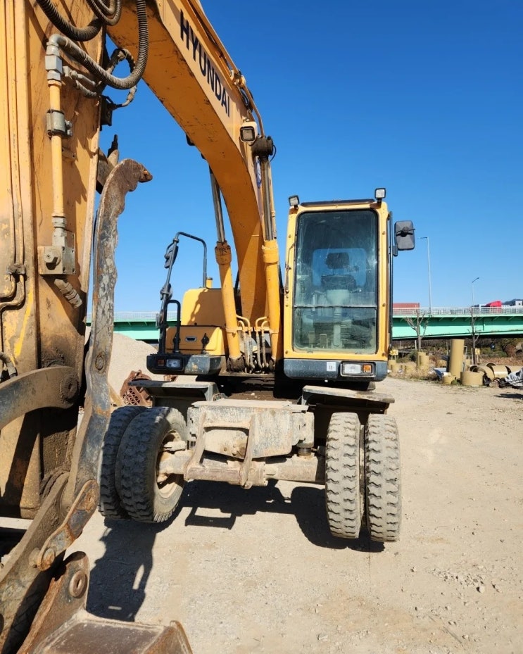 현대 R140W 2013년식 4500만원 판매합니다. 현대 R140W 2013년식 4500만원 판매합니다.