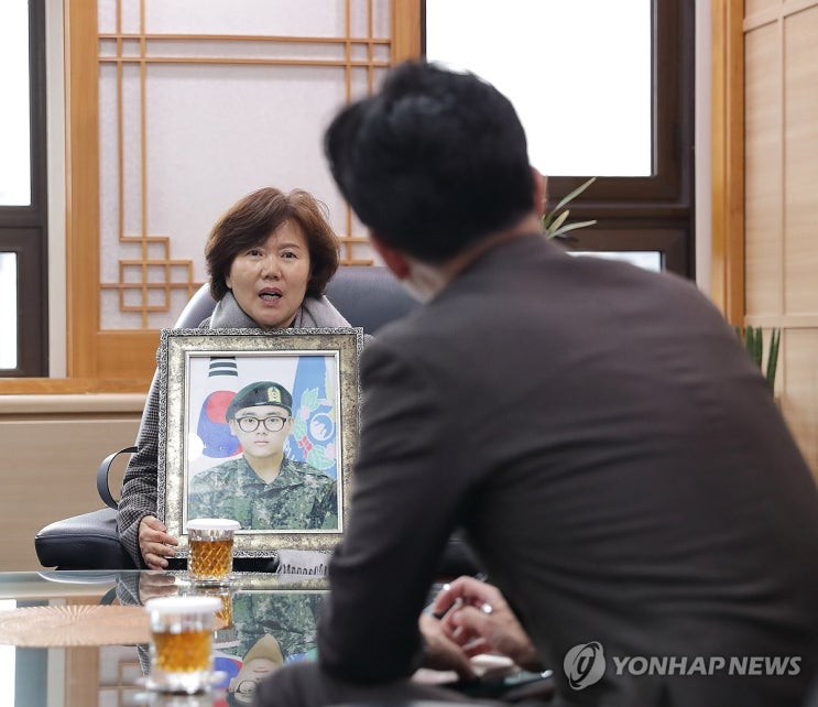 역할론' - <b>비대위원장</b>, 선대<b>위원장</b>? : <b>민주당</b>의 '<b>한동훈</b> 포비아... 