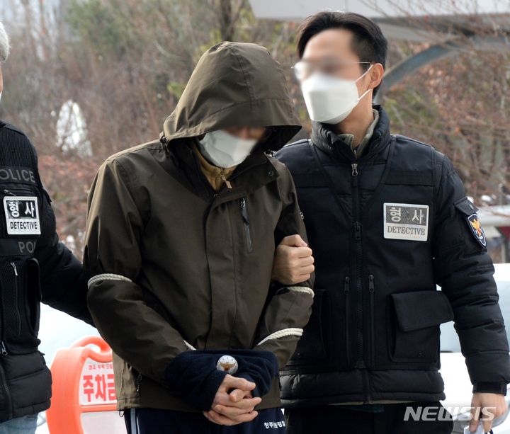 청주 노래방 강도살인 50대 계획 범죄 검거 후 치매 행세 피해자 살려달라 애원 청주 노래방 강도살인 50대 계획 범죄 검거 후 치매 행세 피해자 살려달라 애원