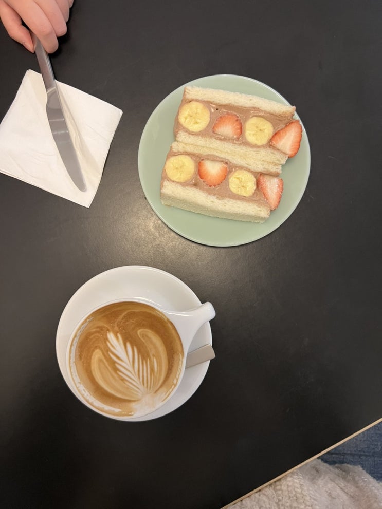 부산 전포동 과일산도가 맛있는 디저트카페 무화 부산 전포동 과일산도가 맛있는 디저트카페 무화