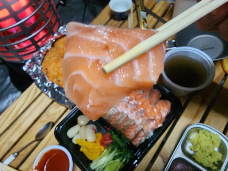  대전 대흥동맛집 육회왕자 연어공주에서 생연어와 육회로 즐겨요