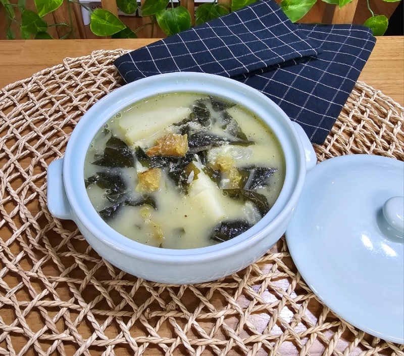 고기없는미역국 맛있게 끓이는법 감자미역국  감자황태미역국 레시피 맛보장 들깨가루미역....