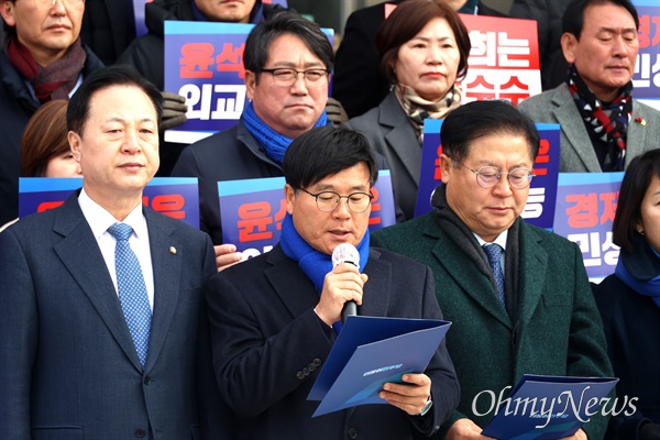 <b>김두관</b> "<b>민주당</b>, 경남 16개 지역구 중 과반 당선 목표"