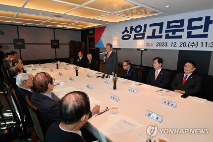 與<b>원로</b> 대부분 '<b>한동훈 비대위</b>' 찬성…"이순신 아껴쓰면 안돼"