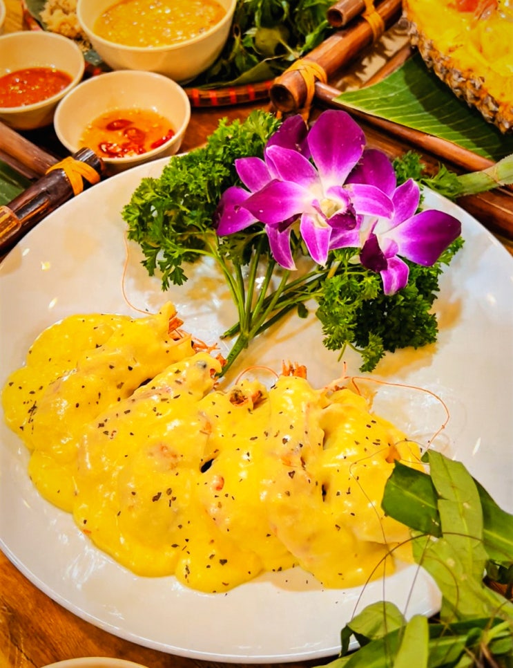  맛없으면 공짜! 저렴하고 맛있는 다낭 미케 해변 해산물 식당 Thoi Co!