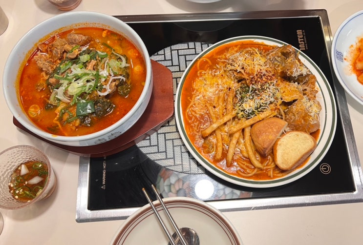  혜화 삼삼뼈국 대학로점 얼큰 뼈국과 토마토바질뼈찜 추천!
