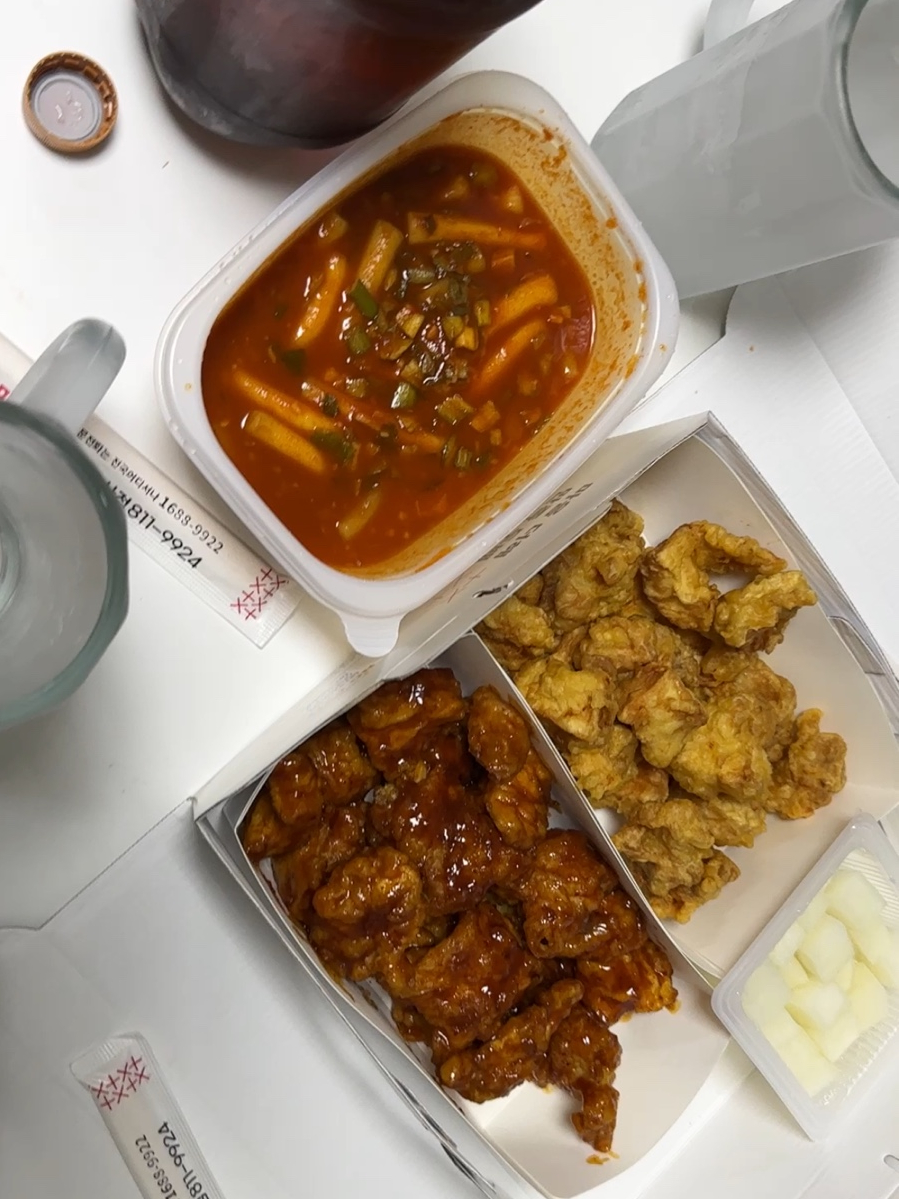 호식이두마리치킨 옥산점 사진 6