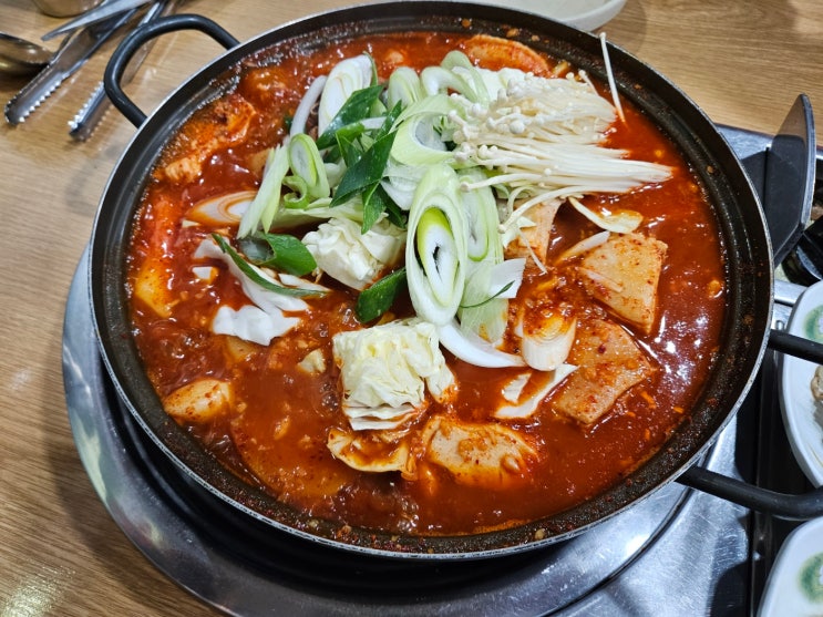  [마포구 성산동 맛집 추천] 갈비닭볶음탕이 맛있는 최가네 생칼국수&보쌈