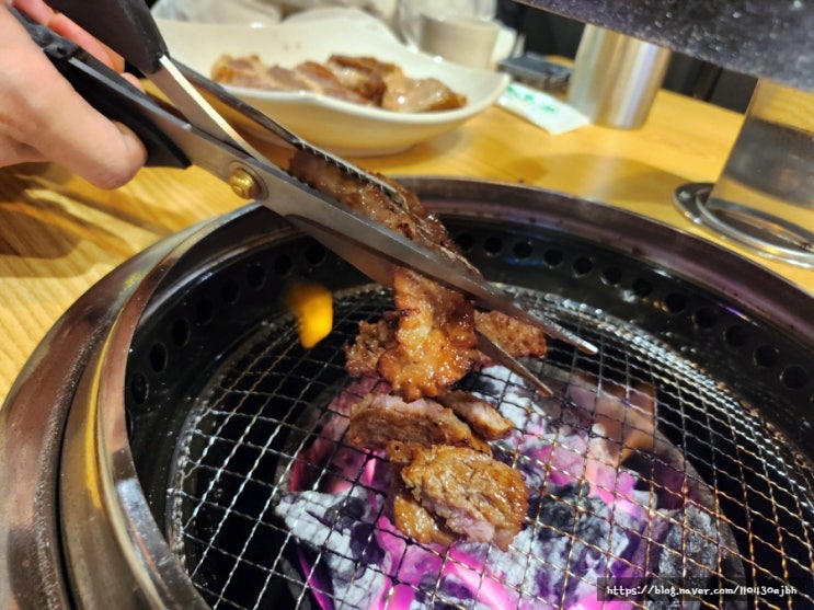  평촌역 고기 다로갈비 직접 만든 수제돼지갈비