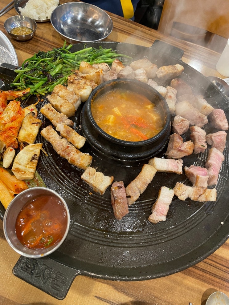  [부천/소사] 삼겹살은 솥뚜껑 삼겹살, 넓고 가족끼리 방문하기 좋은 삼겹살집 '효자동 솥뚜껑 부천소사점'