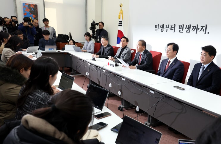 (뉴스인)여당, 한동훈 <b>비대위원장</b> 추대..."청년·중도층 공감대... 