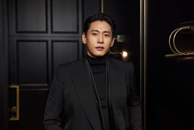 <b>유태오</b>, 美 <b>넷플릭스</b> '더 리크루트2' 주연 발탁…본격 <b>글로벌</b> 행보