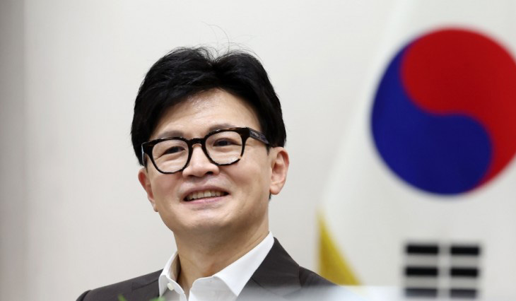 한동훈 법무부 장관 비대위원장 수락. 국민의힘 한동훈 체제로