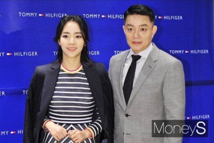 <연예가핫이슈> "첫번째 챕터 끝" 이범수이윤진, 파경설 불거진 이유 <연예가핫이슈> "첫번째 챕터 끝" 이범수이윤진, 파경설 불거진 이유