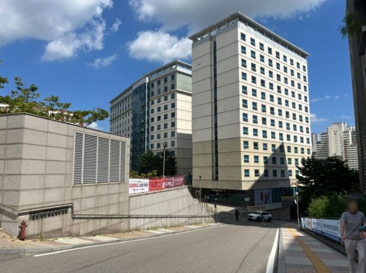  서강대 캠퍼스투어 마지막! 서강대학교 기숙사, 곤자가 프라자, 로스쿨 건물 등 서강대 이모저모~