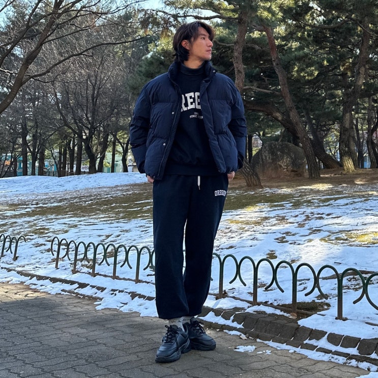  스웻셔츠 스웻팬츠 트레이닝복 셋업 세트 어글리슈즈 남자 캐주얼 OOTD 겨울 코디 추천