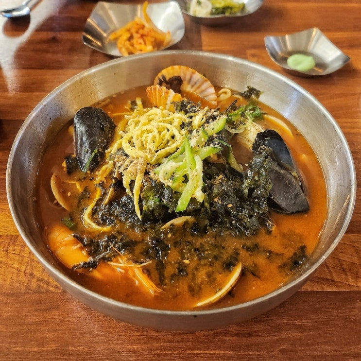  속초 로컬 맛집 오복식당, 웨이팅하는 장칼국수와 분식맛집