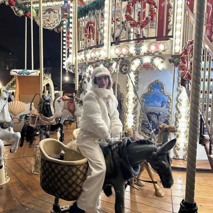 여성 명품 숏 패딩 하면 딱 떠오르는 브랜드인 몽클레어 머레이 겨울 자켓 추천 w. 이나연