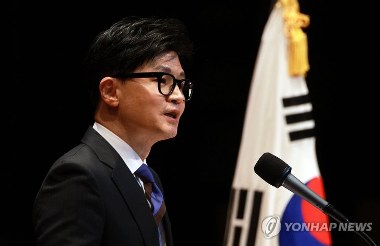 국민의힘 <b>비대위원장</b>에 한동훈 지명...젊은세대와 중도층서 기대