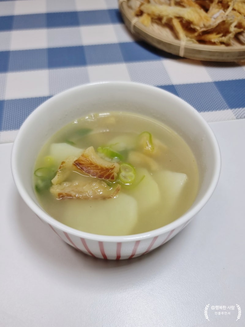 감자황태국 레시피 간단 국물요리 맑은 북어국 해장국 황태감자국 끓이는법