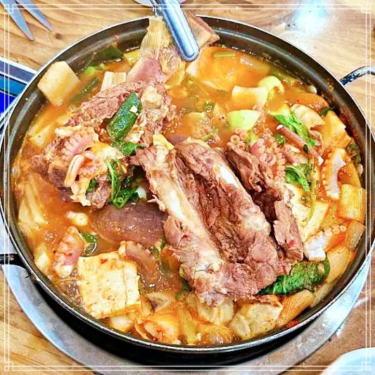  인천 작전동 산낙지갈비전골과 연포탕 낙지보쌈 맛집 특집! 생생정보 12월22일 소개