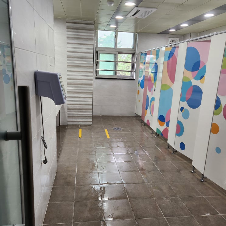  [서울 경기 학교 청소] 초등학교 화장실 청소 화장실 개선 공사 후 필수입니다