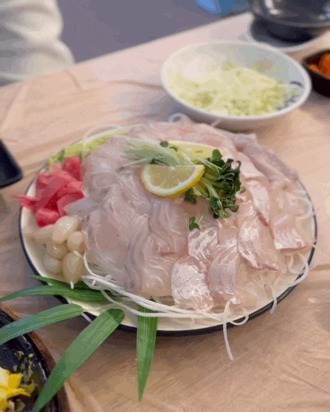  장충동 군산횟집 동대입구 맛집 두툼한 회 시원한 탕 핫했음