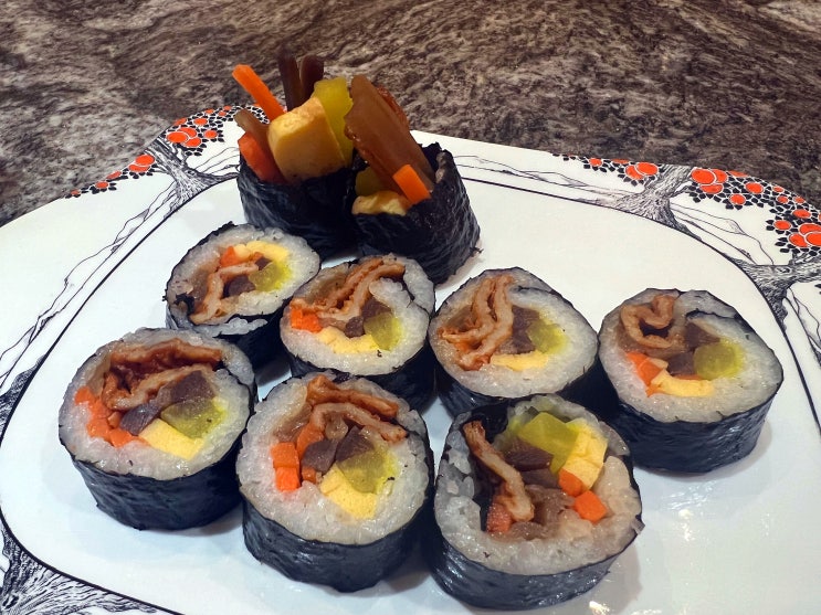  에드먼튼 못난이 김밥 ’어쩌다 김밥‘ 리뷰 : 10년전 가격. 가격에 놀라다. 1줄 $2.99 @에이마트 에드먼튼