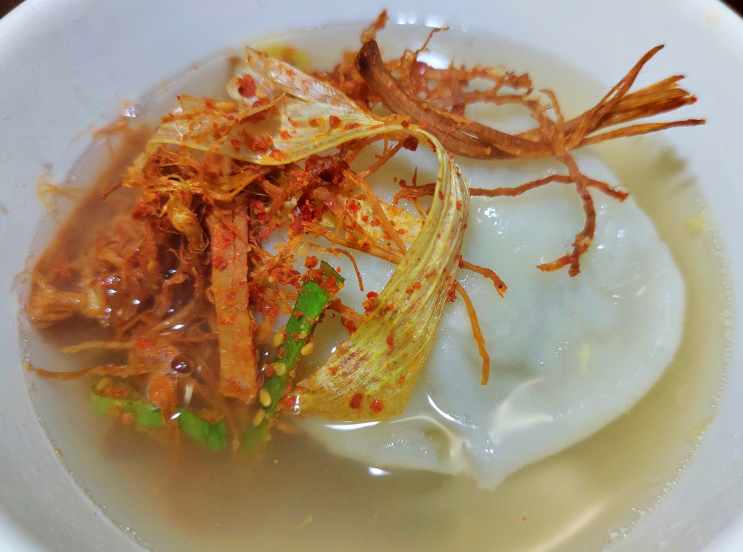  일산 가좌 수제 만두국 맛집 고명으로 순한맛과 매운맛 둘 다 먹는 평양 손만두 웨이팅 없이 포장 추천