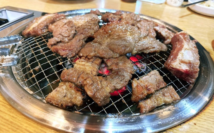  야탑역 돼지갈비 맛집, 숯불에 굽는 화화돼지왕갈비