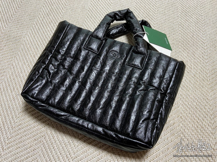 시엔느 래더 패딩백 / Sienne Leather Padding Bag (Black)
