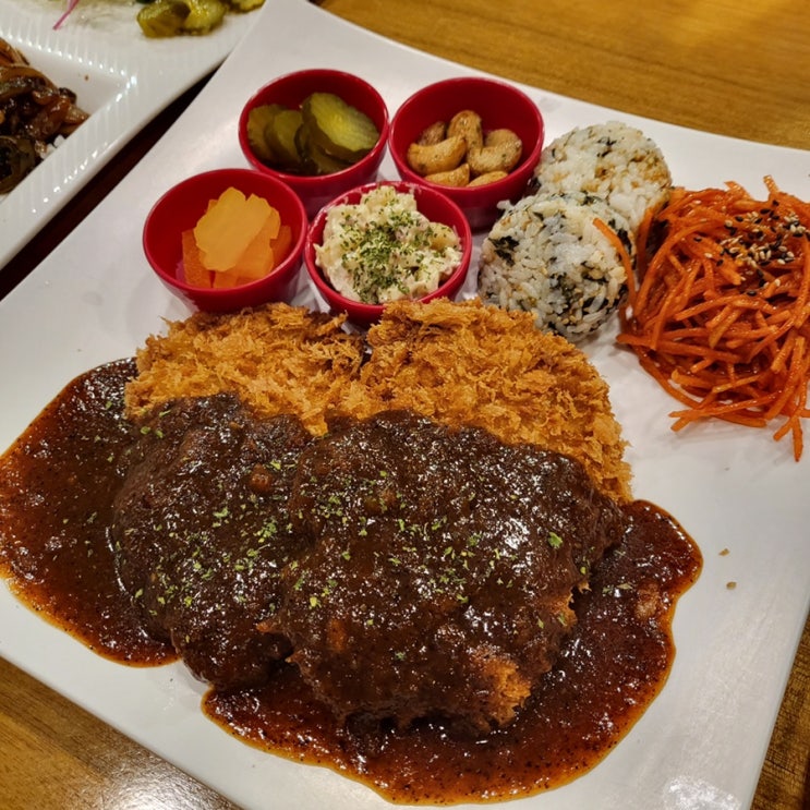  대구앞산맛집 두셰프의 돈가스앤마우 크림치즈피자가 무료?!