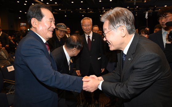 <b>정세균</b>·김부겸 회동…"<b>이재명</b>, 한동훈 맞서려면 통합 나서야"