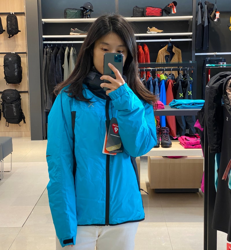 설산 다니면서 쭉 입고 있는 몬츄라! 죽전 몬츄라 매장 겨울 등산복 네비스 K 쟈켓 우먼 패딩 ....