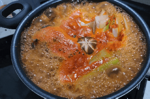  일산 얼큰한 곱창전골 맛집 훼미리부대찌개 대화점 밀키트 후기