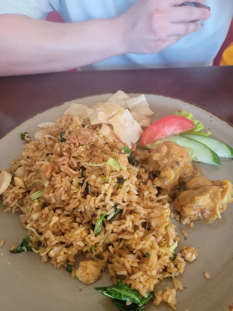  [우붓 현지인 추천 맛집] meet mie에서 나시고랭과 미고랭 먹기 (여기 두번 간 집, 인도네시아 발리 세금, 서비스 차지 봉사료, 팁 문화, 환율)